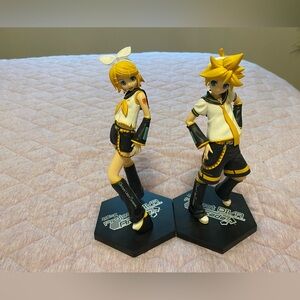 Vocaloid Hatsune Miku Project Diva Arcade Figure the Kagamine twins Rin and Len!